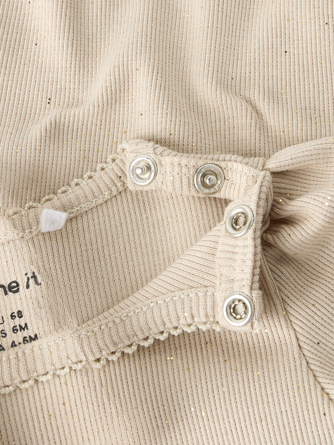 model_shot-front_full